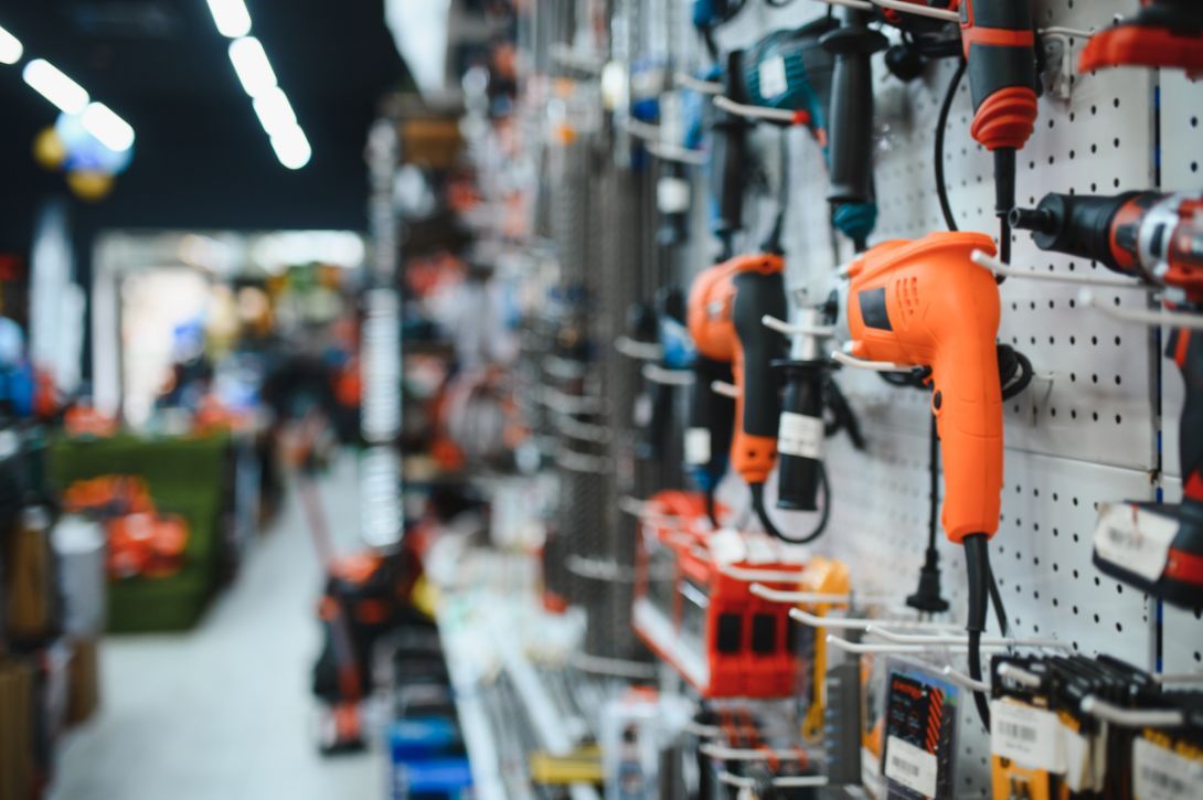 departamento-de-herramientas-electricas-de-construccion-de-varios-fabricantes.jpg